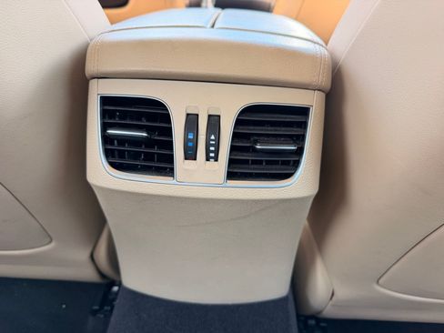Used 2016 Hyundai Genesis 3.8 RWD image 18