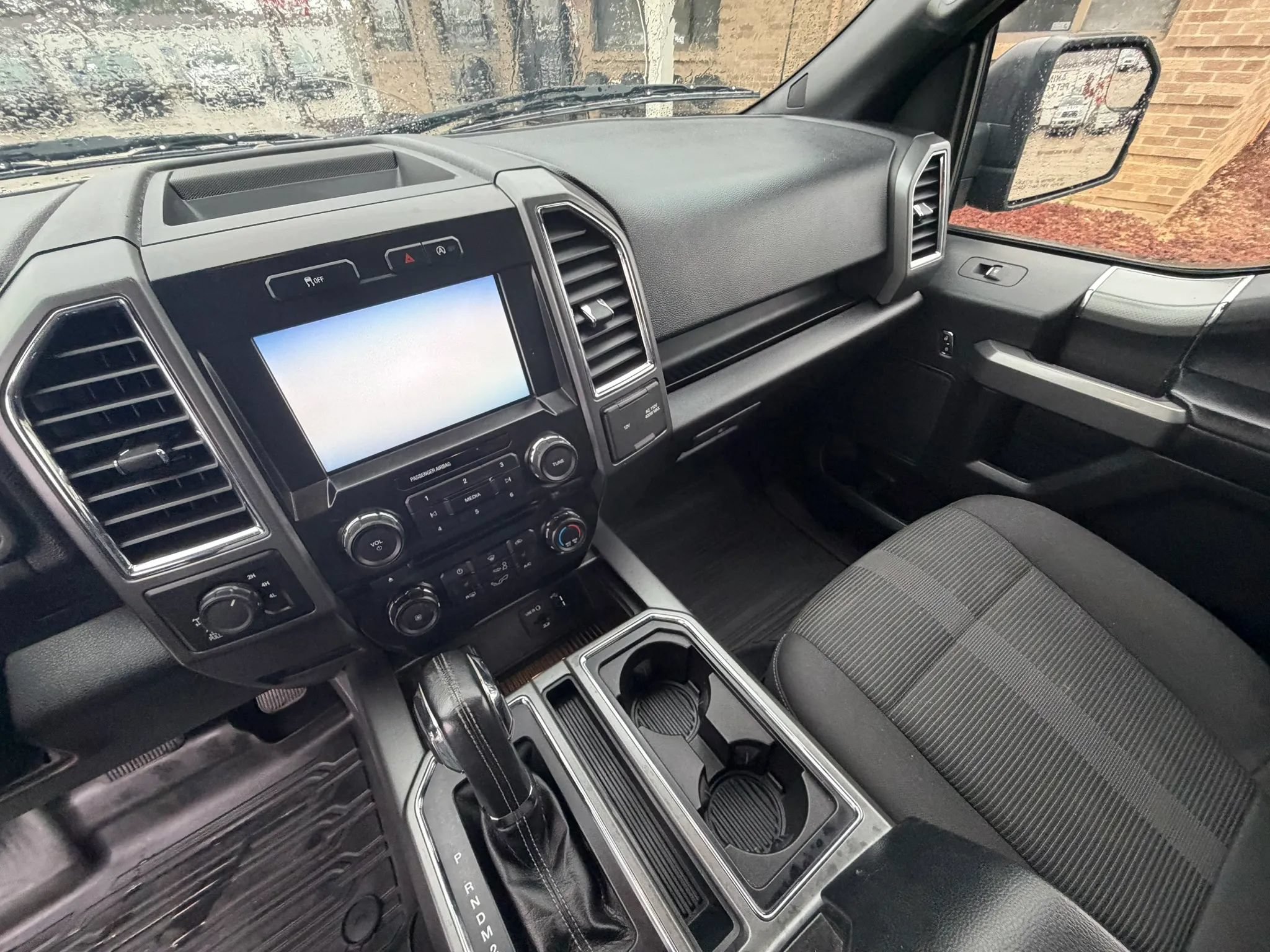Used 2015 Ford F150 XLT w/ Equipment Group 302A Luxury AWD/4WD image 21