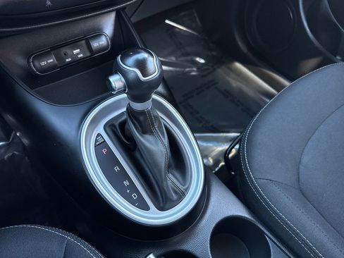 Used 2017 Kia Soul + FWD image 26