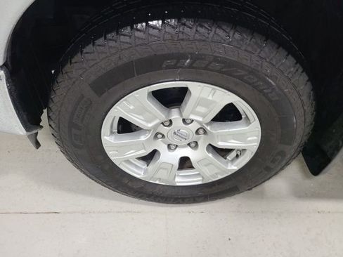 Used 2018 Nissan Titan SV w/ SV Convenience Package AWD/4WD image 40