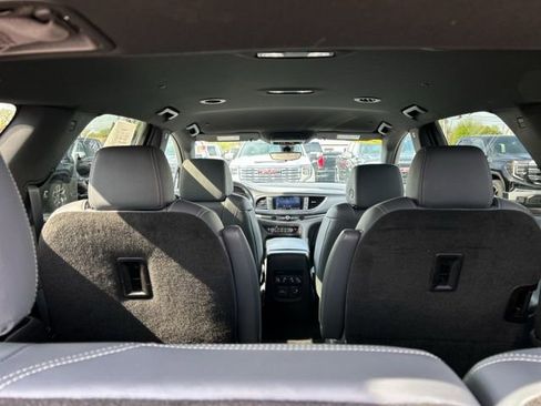 Used 2022 Buick Enclave Premium image 12