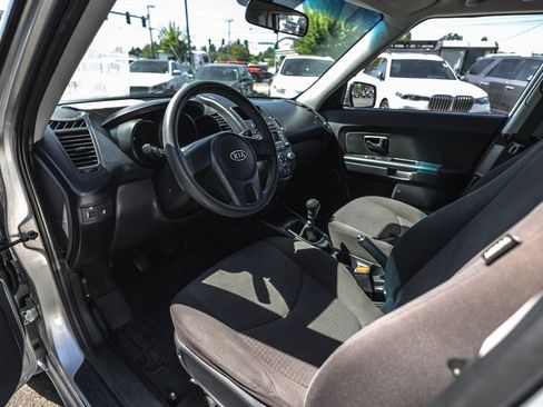 Used 2012 Kia Soul FWD image 10