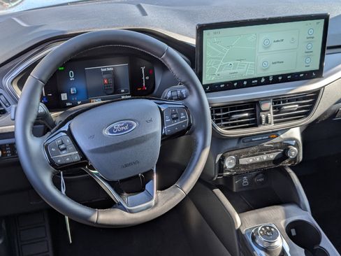 New 2026 Ford Escape SE image 11