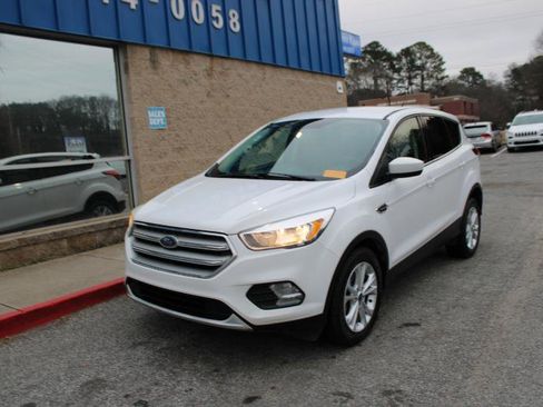 Used 2019 Ford Escape SE image 3