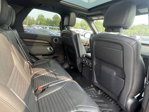 Used 2019 Land Rover Discovery HSE AWD/4WD image 16
