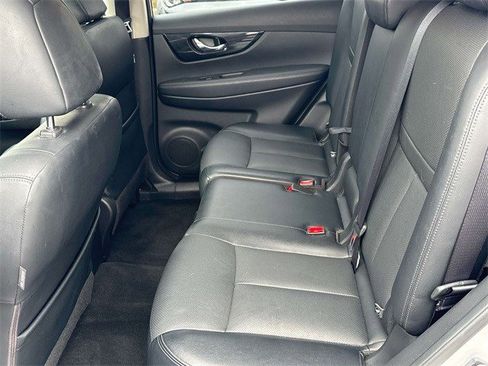 Used 2018 Nissan Rogue SL w/ Premium Package image 20