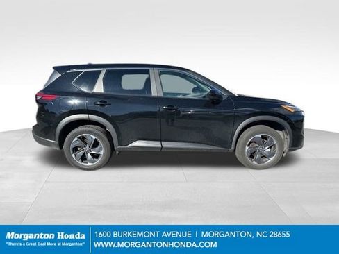 Used 2024 Nissan Rogue SV image 10