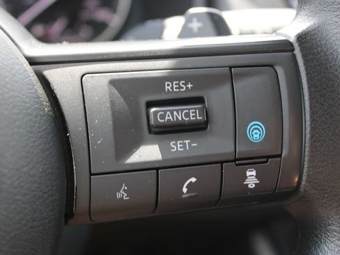 Used 2024 Nissan Rogue SV AWD/4WD image 37