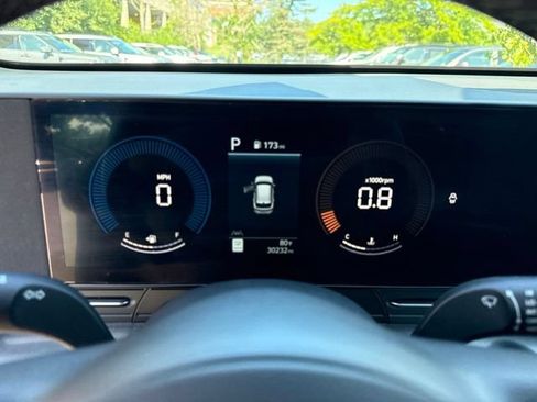 Used 2024 Hyundai Kona SEL AWD/4WD image 6