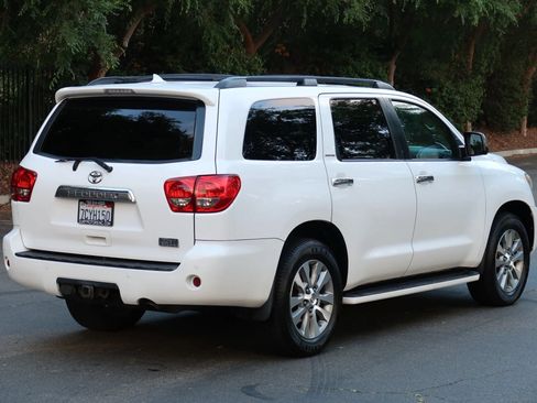 Used 2014 Toyota Sequoia Limited AWD/4WD image 5