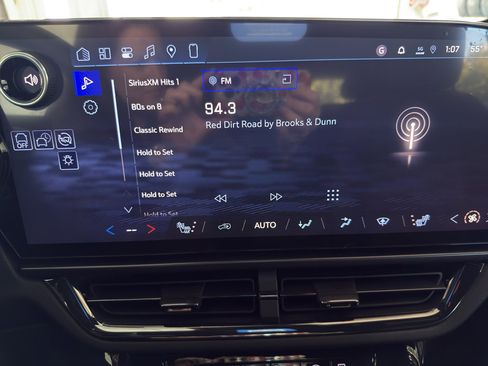 New 2026 Chevrolet Equinox EV RS image 13