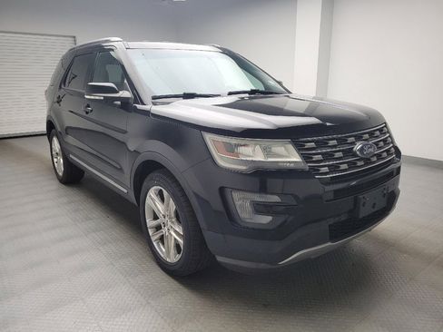 Used 2016 Ford Explorer XLT w/ Equipment Group 202A AWD/4WD image 13