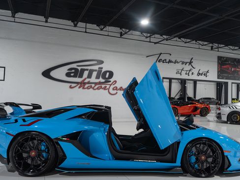Used 2021 Lamborghini Aventador SVJ image 16