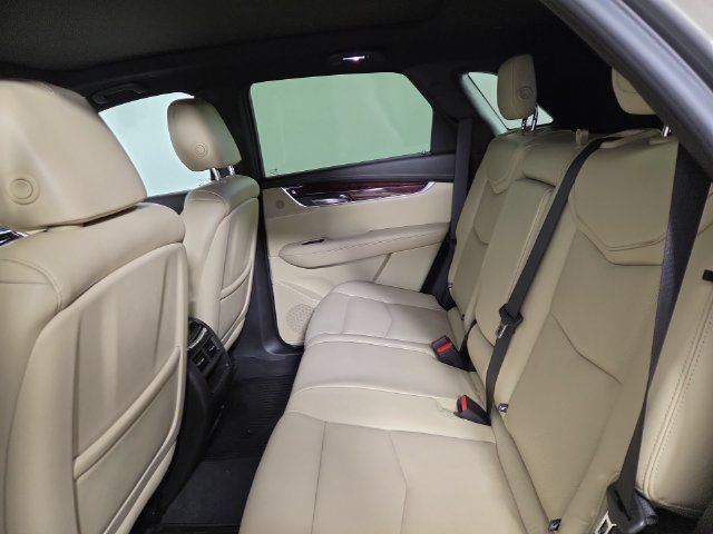 Used 2018 Cadillac XT5 Luxury w/ Driver Awareness Package FWD image 17