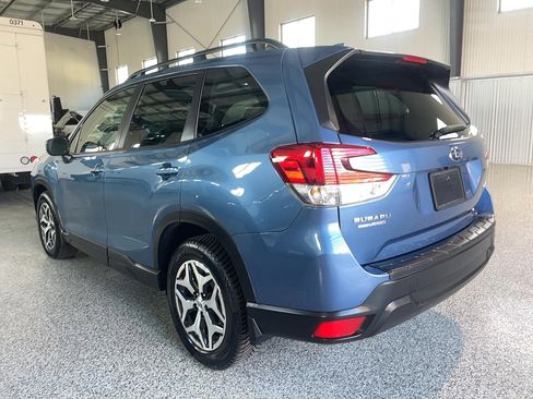 Used 2023 Subaru Forester Premium image 17