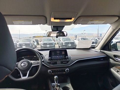 Used 2022 Nissan Altima 2.5 SR image 10