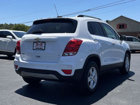 Used 2019 Chevrolet Trax LT w/ Driver Confidence Package FWD image 2