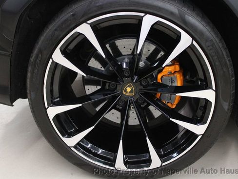 Used 2023 Lamborghini Urus S image 13