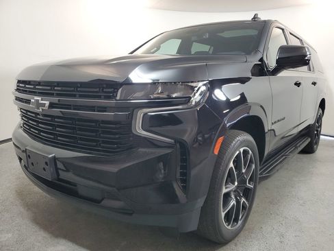 Used 2023 Chevrolet Suburban RST w/ Luxury Package image 3