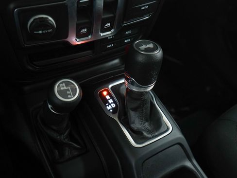 Used 2022 Jeep Wrangler Sport S image 20