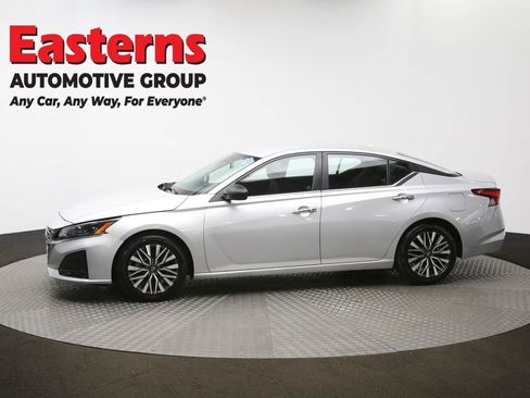 Used 2024 Nissan Altima 2.5 SV image 58