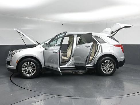 Used 2017 Cadillac XT5 Luxury w/ Driver Awareness Package AWD/4WD image 56