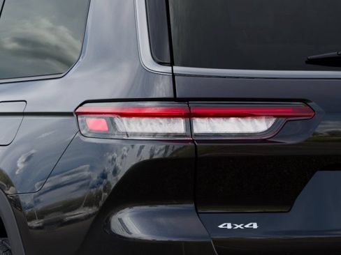 Used 2026 Jeep Grand Cherokee L Limited w/ Limited Altitude Package AWD/4WD image 9