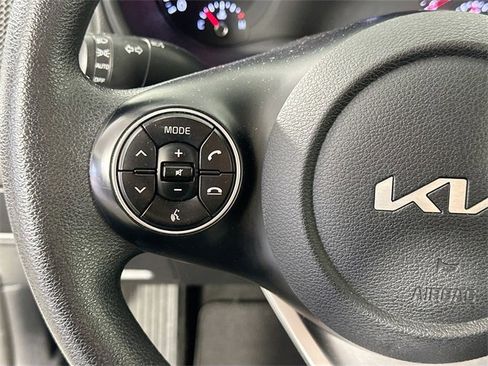 Used 2022 Kia Soul LX image 19