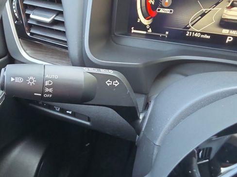 Used 2024 Nissan Rogue Platinum w/ Platinum Premium Package AWD/4WD image 19