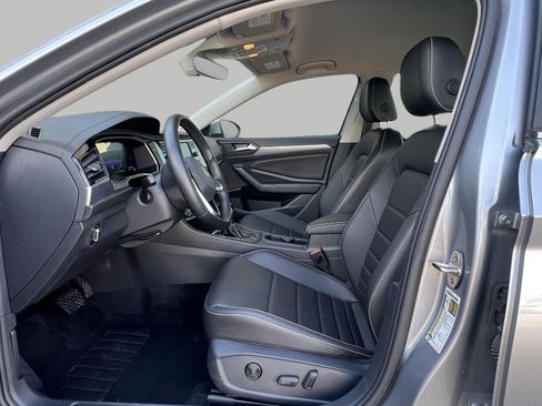 Used 2024 Volkswagen Jetta SE FWD image 21