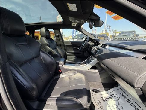 Used 2017 Land Rover Range Rover Evoque SE Premium image 31