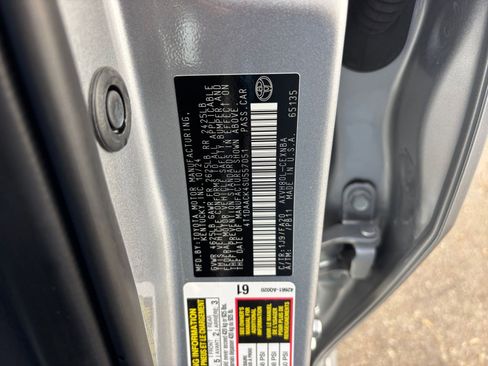 Used 2025 Toyota Camry LE image 29