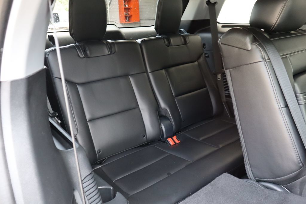 Used 2024 Ford Explorer XLT w/ Equipment Group 202A AWD/4WD image 30