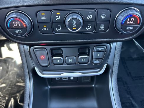 Used 2020 GMC Terrain SLT w/ Preferred Package image 29