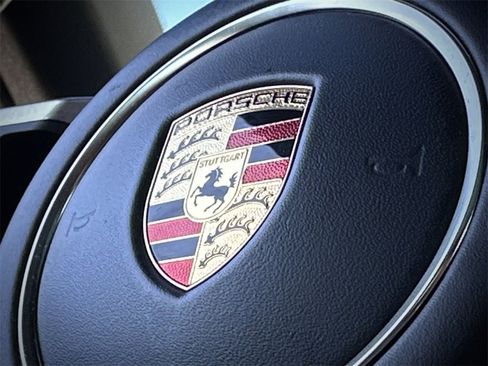 Used 2019 Porsche Panamera 4 image 11