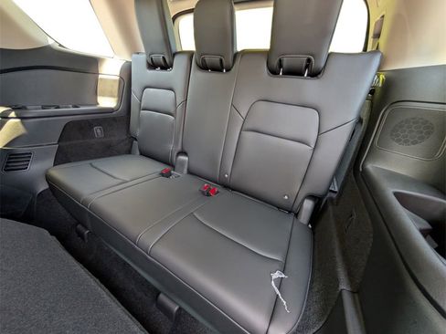 New 2025 Nissan Pathfinder Platinum image 28