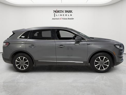 Used 2023 Lincoln Nautilus FWD w/ Premium Package image 6