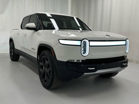 Used 2023 Rivian R1T Adventure image 1