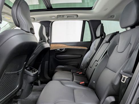 Used 2025 Volvo XC90 B6 Plus image 19