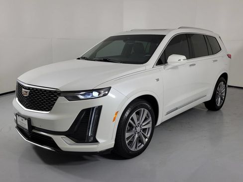 Certified 2025 Cadillac XT6 Premium Luxury FWD image 2