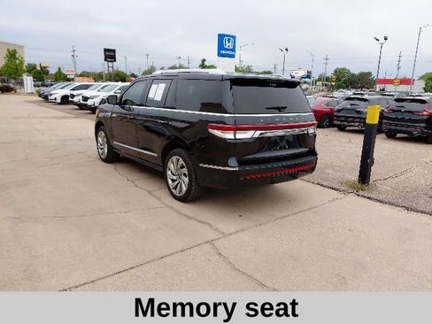 Used 2024 Lincoln Navigator Premiere AWD/4WD image 7