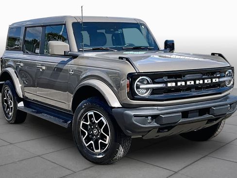 Certified 2025 Ford Bronco Outer Banks AWD/4WD image 3