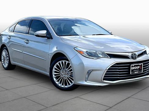 Used 2018 Toyota Avalon Limited FWD image 3