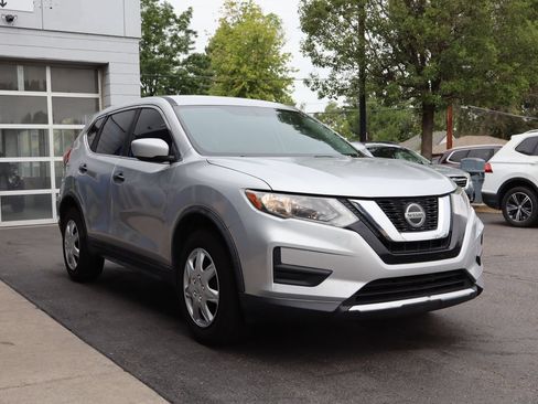 Used 2018 Nissan Rogue S AWD/4WD image 6