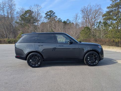 New 2026 Land Rover Range Rover SE image 4