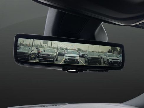 New 2025 Jeep Grand Cherokee Limited w/ Luxury Tech Group II image 30