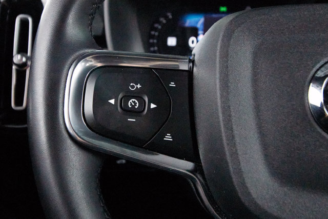 Used 2023 Volvo XC40 Recharge Ultimate w/ Protection Package Premier AWD/4WD image 18