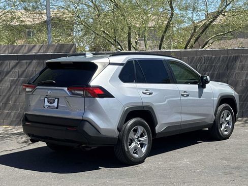 Used 2022 Toyota RAV4 XLE FWD image 8