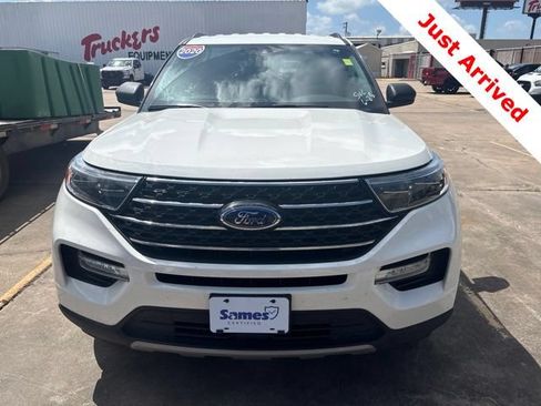Used 2020 Ford Explorer XLT w/ Equipment Group 202A RWD image 5