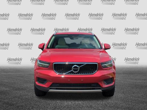 Used 2019 Volvo XC40 T4 Momentum FWD image 3